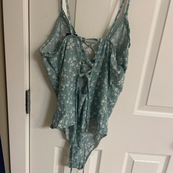 Green bodysuit - Picture 2 of 3